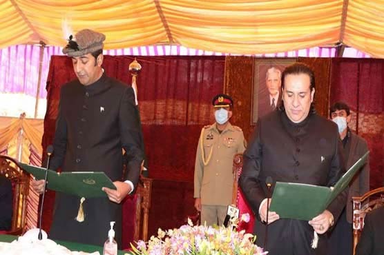 نومنتخب وزیراعلیٰ گلگت بلتستان خالد خورشید نے عہدے کا حلف اٹھا لیا