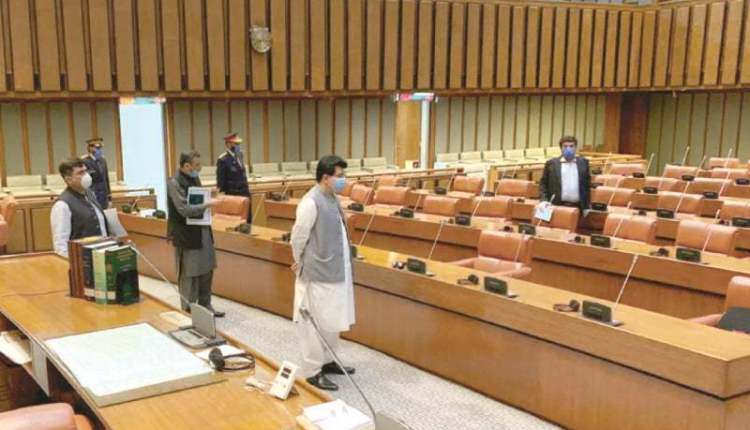 ایوان بالا کے انتخابات کے بعد اب تمام نظریں چیئرمین سینیٹ کے انتخاب پر مرکوز