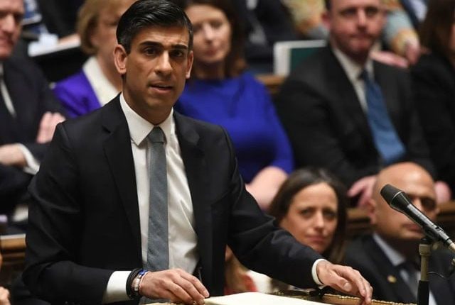 برطانیہ کا غیر قانونی پناہ گزینوں کے خلاف کریک ڈاؤن کا فیصلہ