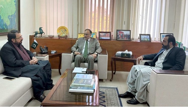 ۔صوبائی وزیر خزانہ کی وفاقی وزیر منصوبہ بندی احسن اقبال اور وفاقی سیکریٹری خزانہ حامد یعقوب شیخ سے علیحدہ علیحدہ ملاقات